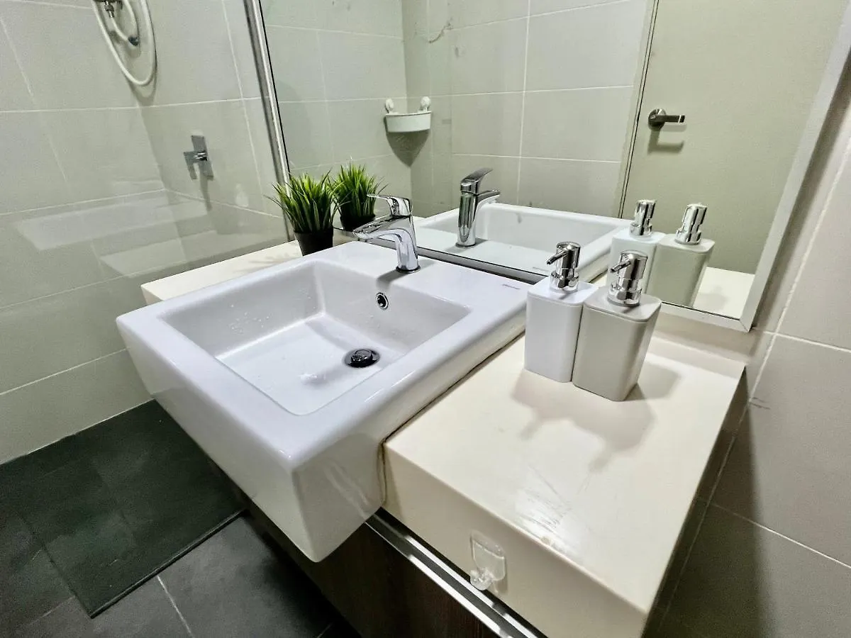 Apartment Royale Cottage Midvalley Netflix Pools 4 Pax Johor Bahru