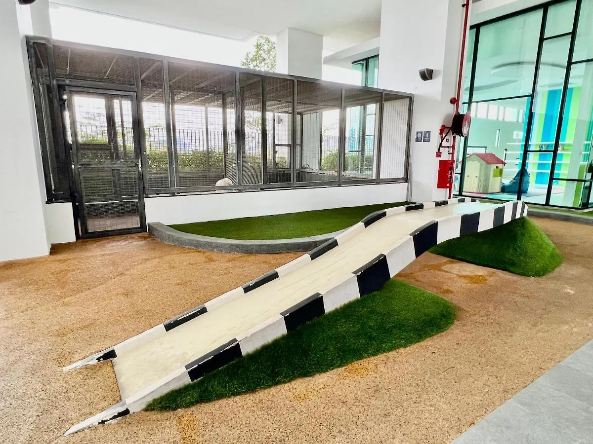 Royale Cottage Midvalley Netflix Pools 4 Pax Johor Bahru 0*,  Malaysia